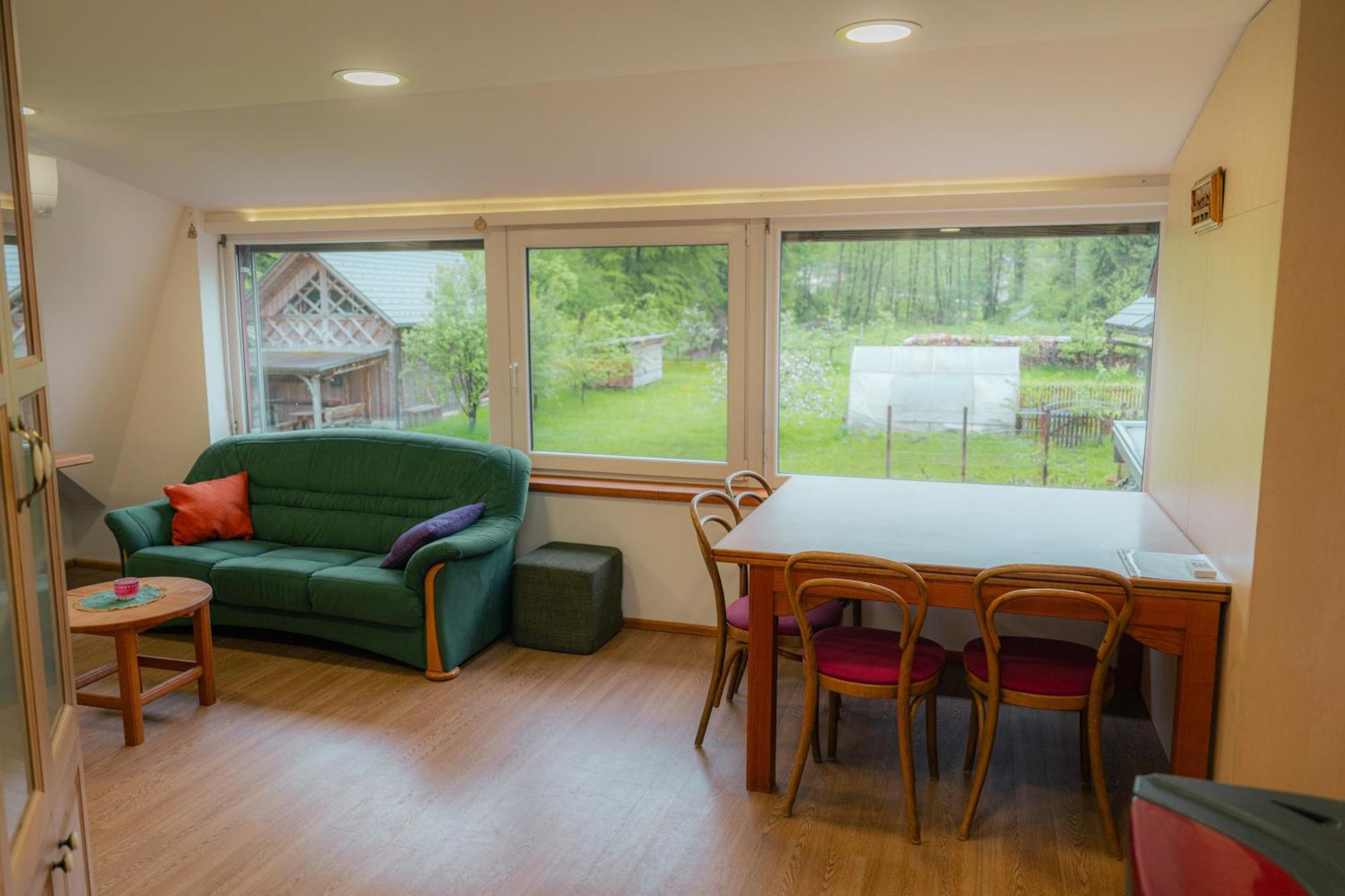Appartamento Country Retreat, Near Ljubljana City, Apartma Na Vasi, Blizu Mesta Ljubljana Medvode Esterno foto
