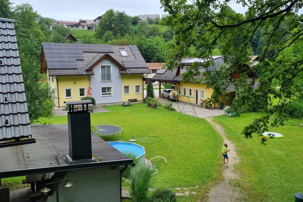 Appartamento Country Retreat, Near Ljubljana City, Apartma Na Vasi, Blizu Mesta Ljubljana Medvode Esterno foto